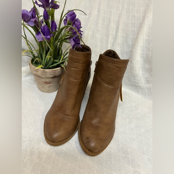 Womens booties - Picture 2 of 10